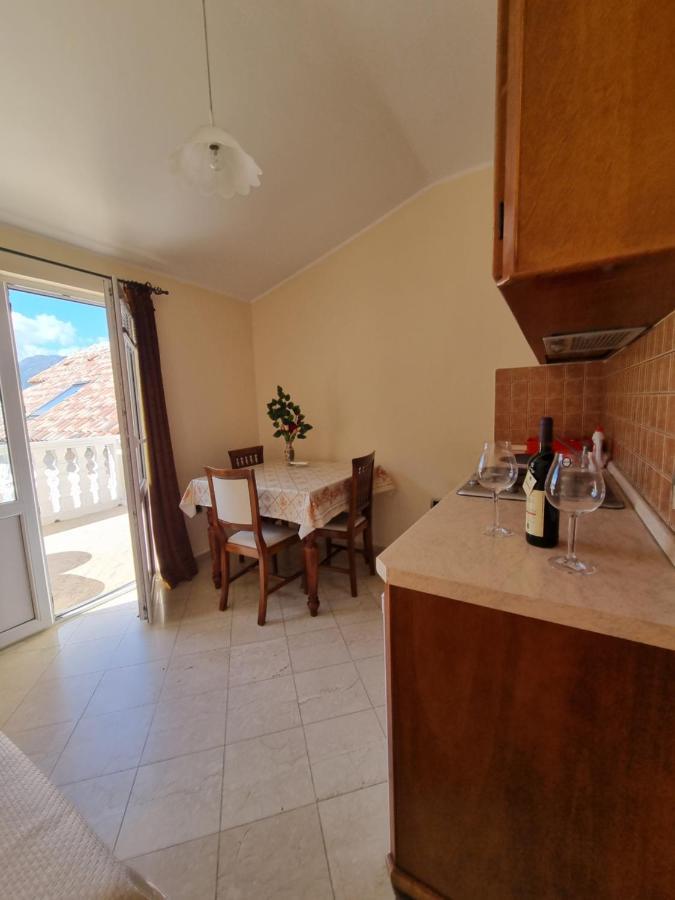 Lovely Apartment Jovan 3,With A View Of The Bay And Free Wi-Fi Kotor Extérieur photo